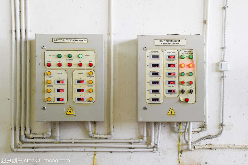 電氣開關柜泵站。控制單元和電泳